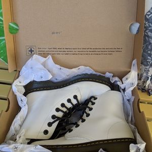 Doc Martens Luana White